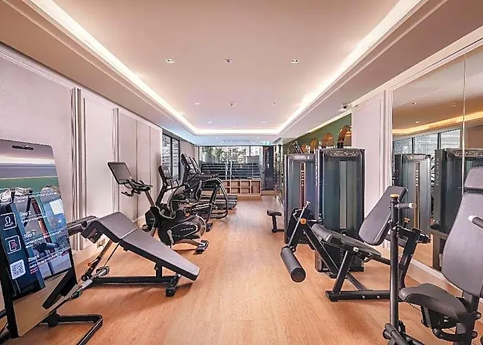 Aira Sukhumvit 11 By Kingston 4*