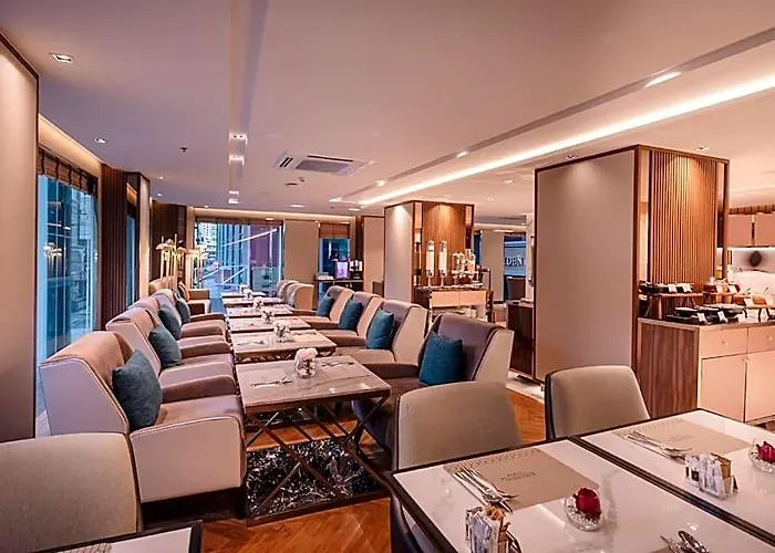 Aira Sukhumvit 11 By Kingston