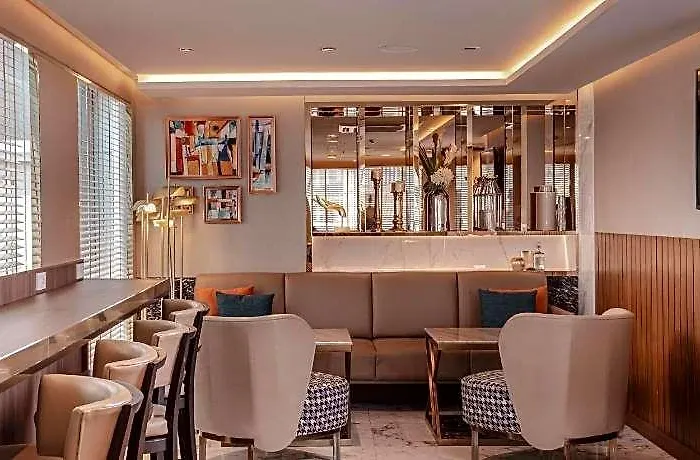 Hotel Aira Sukhumvit 11 By Kingston 4*