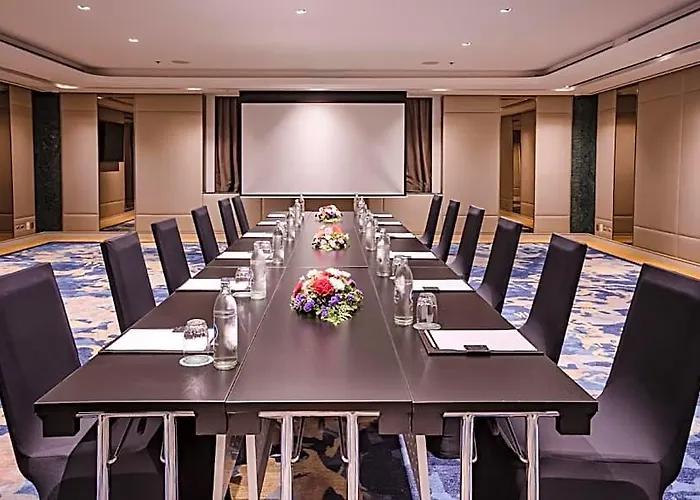 Aira Sukhumvit 11 By Kingston 4*